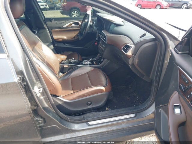 2017 INFINITI QX30 SJKCH5CR4HA025497 Photo 4