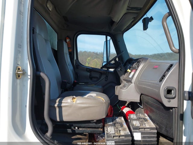 Продаж на аукціоні авто 2006 Freightliner M2 106 Medium Duty, vin: 1FVACWDC36HW04045, номер лоту: 44821081
