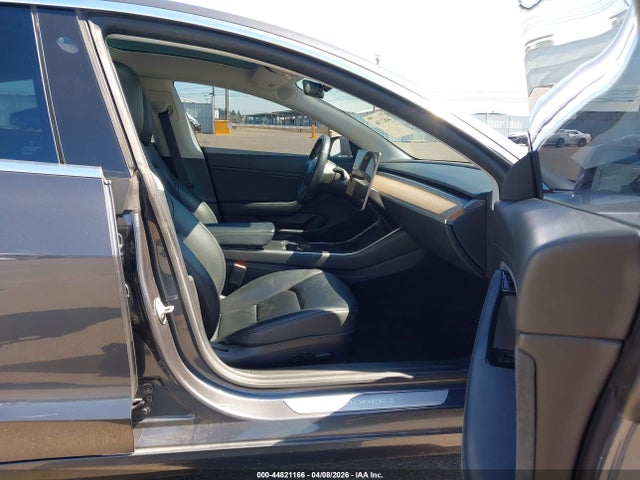 Продаж на аукціоні авто 2019 Tesla Model 3 Long Range/performance, vin: 5YJ3E1EB2KF144815, номер лоту: 44821166