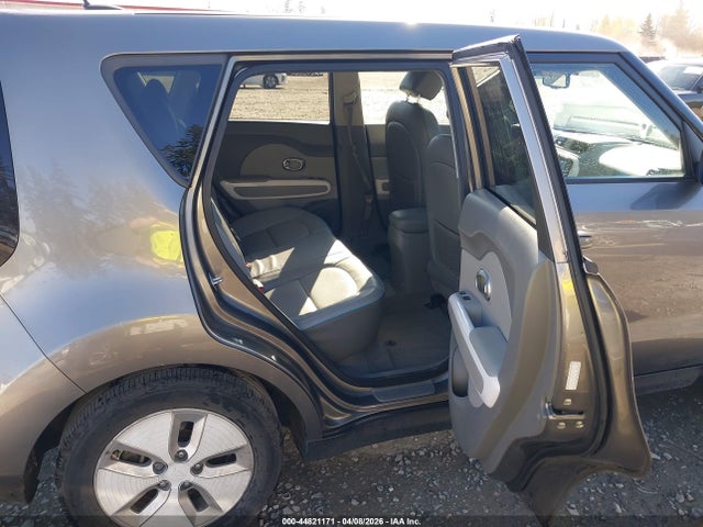 KNDJX3AE3G7014830 KIA Soul Ev +