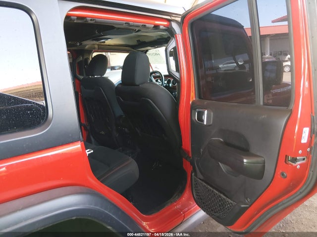 1C4HJXFN8MW565725 Jeep Wrangler Unlimited Rubicon 4x4