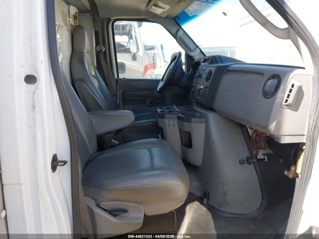 Ford E-350 Cutaway 2014 1FDWE3FS1EDA30013 Image 8