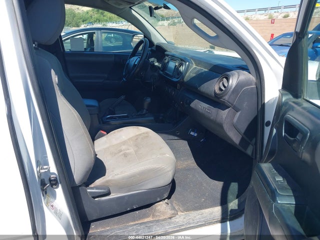Aukcja sprzedaży 2017 Toyota Tacoma Sr, vin: 5TFRX5GN1HX081725, numer aukcji: 44821247