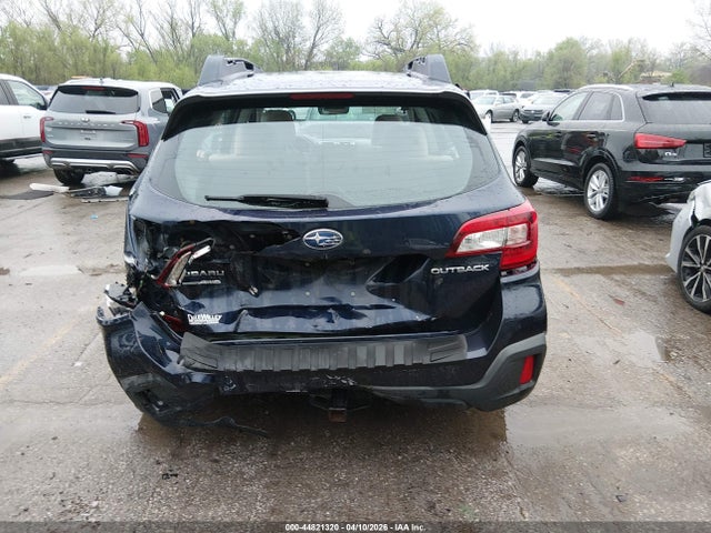 44821320 :رقم المزاد ، 4S4BSAAC8J3393646 vin ، 2018 Subaru Outback 2.5i مزاد بيع