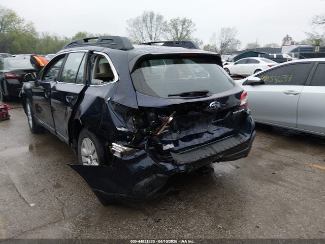 44821320 :رقم المزاد ، 4S4BSAAC8J3393646 vin ، 2018 Subaru Outback 2.5i مزاد بيع