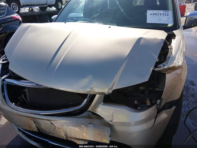 Продажа на аукционе авто 2011 Chrysler Town & Country Touring-l, vin: 2A4RR8DG4BR714283, номер лота: 44821321