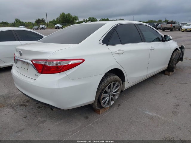 44821340 :رقم المزاد ، 4T1BF1FK3HU664959 vin ، 2017 Toyota Camry Xle مزاد بيع