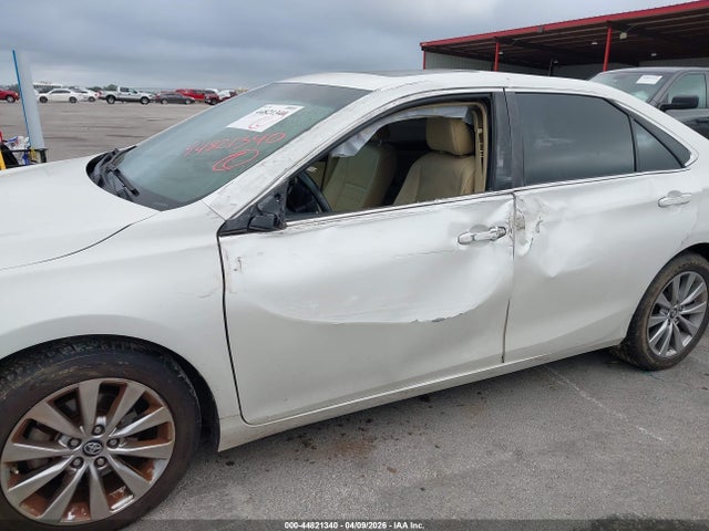 44821340 :رقم المزاد ، 4T1BF1FK3HU664959 vin ، 2017 Toyota Camry Xle مزاد بيع