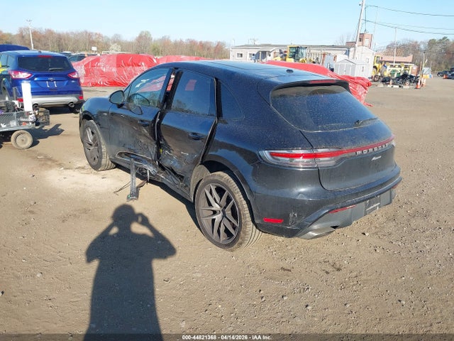 Porsche Macan T 2023 WP1AA2A55PLB16308 Image 3