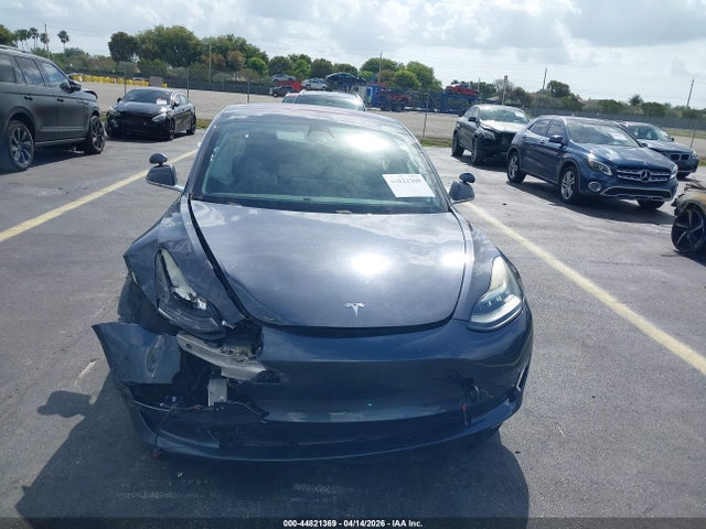 2018 Tesla Model 3 Long Range/mid Range მანქანა იყიდება აუქციონზე, vin: 5YJ3E1EA9JF009501, აუქციონის ნომერი: 44821369
