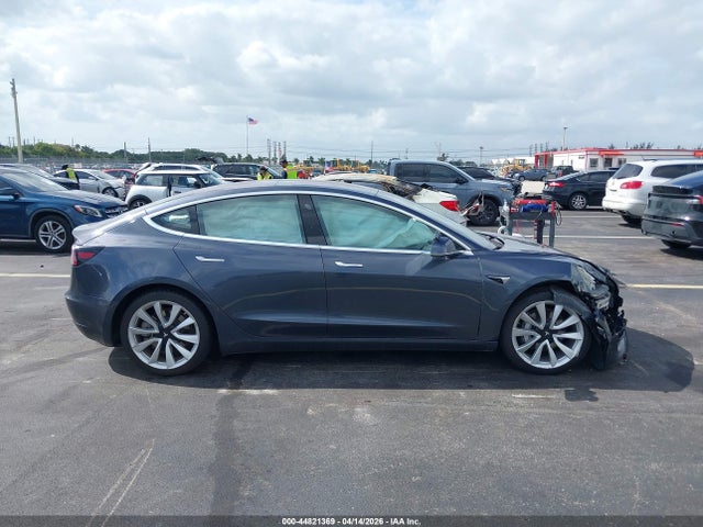 2018 Tesla Model 3 Long Range/mid Range მანქანა იყიდება აუქციონზე, vin: 5YJ3E1EA9JF009501, აუქციონის ნომერი: 44821369