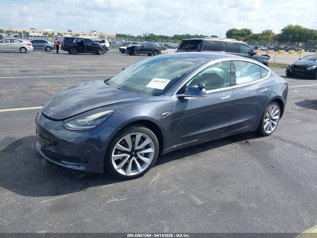 2018 Tesla Model 3 Long Range/mid Range მანქანა იყიდება აუქციონზე, vin: 5YJ3E1EA9JF009501, აუქციონის ნომერი: 44821369