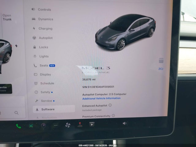 2018 Tesla Model 3 Long Range/mid Range მანქანა იყიდება აუქციონზე, vin: 5YJ3E1EA9JF009501, აუქციონის ნომერი: 44821369