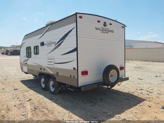 Forest River Wildwood 2018 4X4TWD720J7359622 Image 3