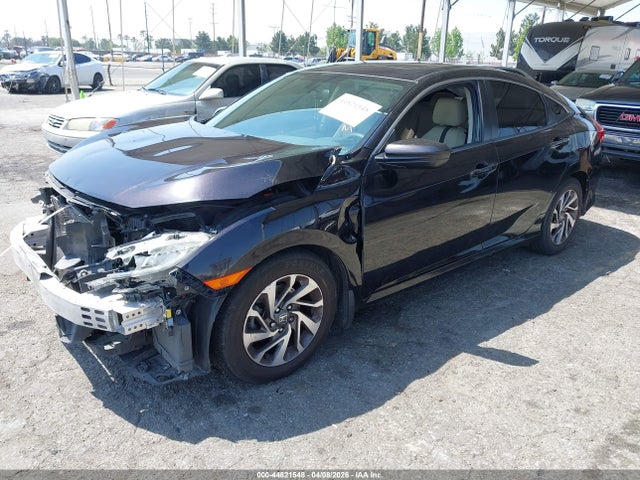 Honda CIVIC EX 2018 2HGFC2F71JH573246 Image 2