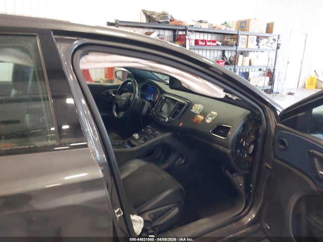 Aukcja sprzedaży 2015 Chrysler 200 S, vin: 1C3CCCDGXFN523149, numer aukcji: 44821580