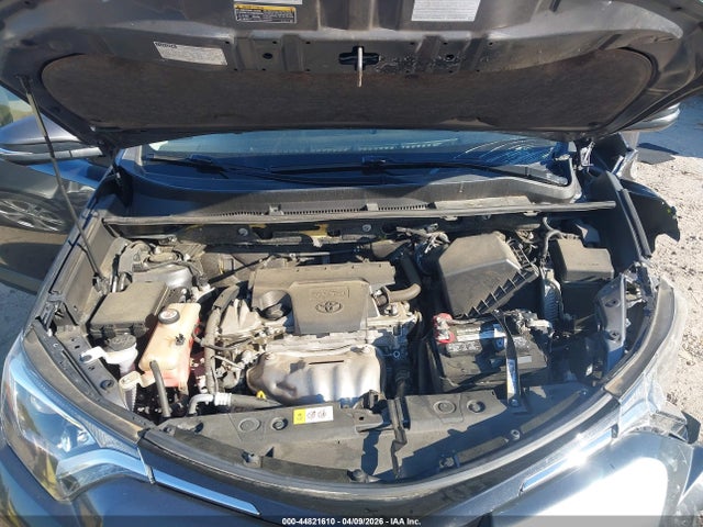 Toyota Rav4 Xle 2017 JTMWFREV5HD106028 Image 10