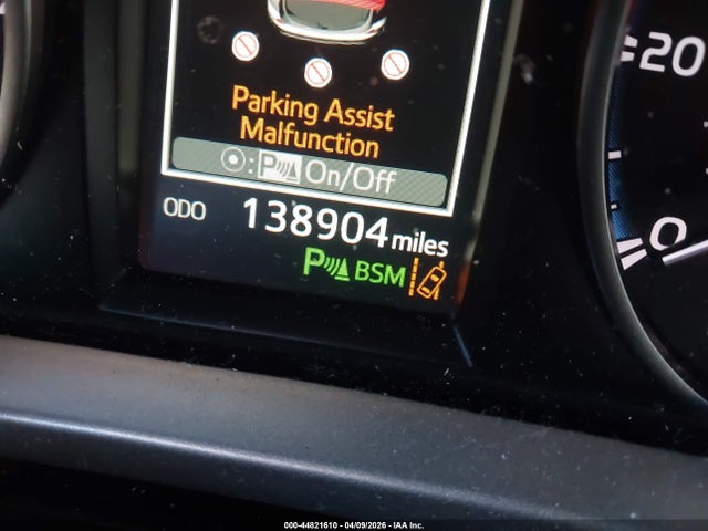Toyota Rav4 Xle 2017 JTMWFREV5HD106028 Image 16