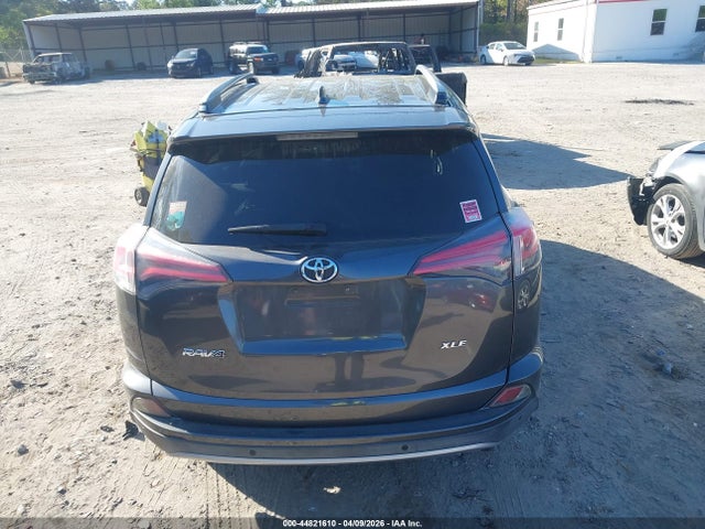 Toyota Rav4 Xle 2017 JTMWFREV5HD106028 Image 17
