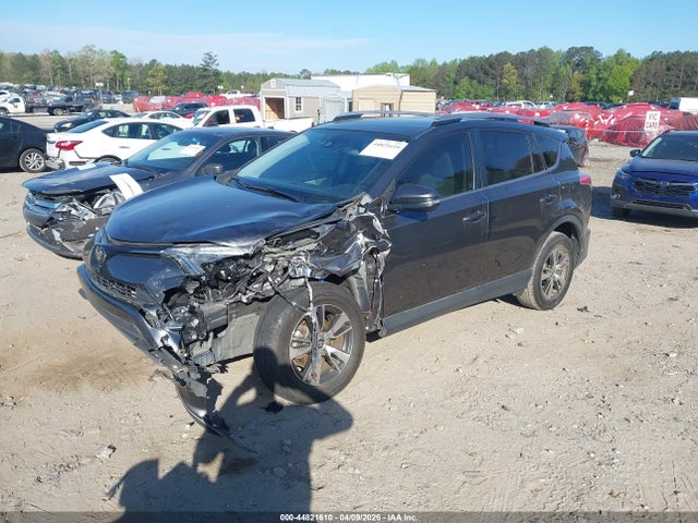 Toyota Rav4 Xle 2017 JTMWFREV5HD106028 Image 2