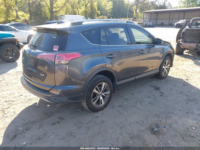 Toyota Rav4 Xle 2017 JTMWFREV5HD106028 Image 4