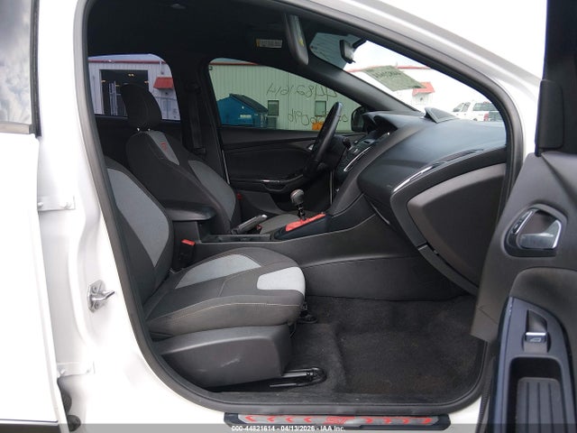 1FADP3L94FL385410 Ford FOCUS ST