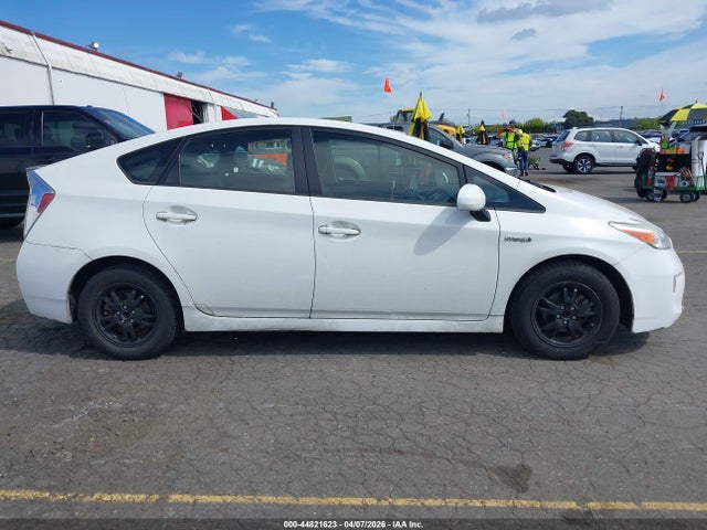 Toyota Prius One 2014 JTDKN3DU6E1816558 Image 13