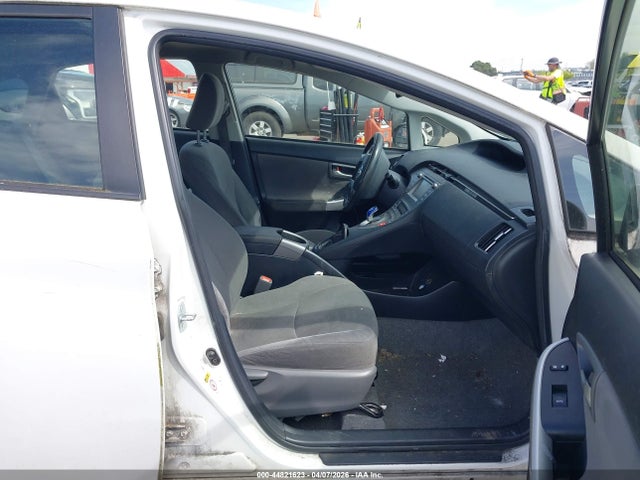 Toyota Prius One 2014 JTDKN3DU6E1816558 Image 5