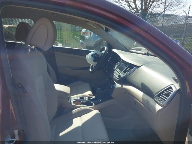 KM8J3CA45HU414292 Hyundai TUCSON SE