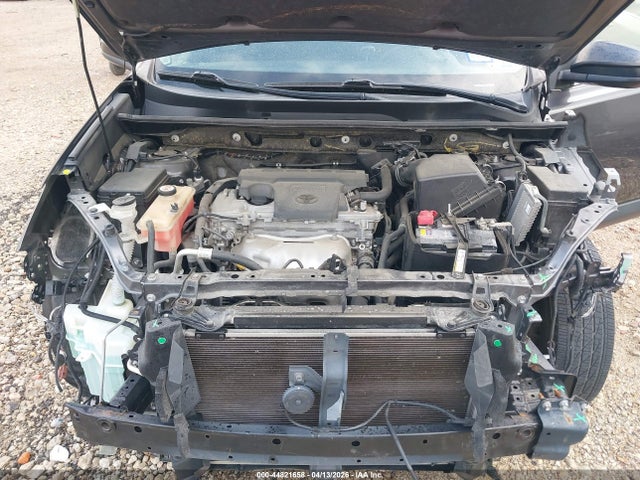 44821658 :رقم المزاد ، JTMZFREV9JJ206637 vin ، 2018 Toyota Rav4 Le مزاد بيع