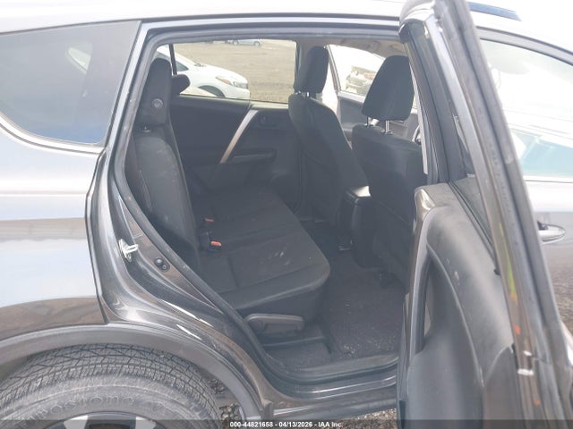 44821658 :رقم المزاد ، JTMZFREV9JJ206637 vin ، 2018 Toyota Rav4 Le مزاد بيع