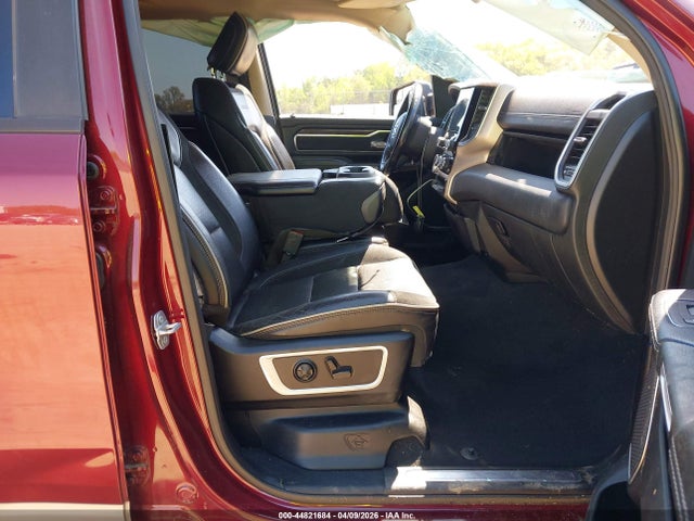 Продажа на аукционе авто 2019 Ram 1500 Laramie  4x4 6'4 Box, vin: 1C6SRFRT6KN695564, номер лота: 44821684