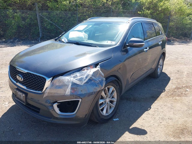 44821746 :رقم المزاد ، 5XYPG4A39HG258940 vin ، 2017 Kia Sorento 2.4l Lx مزاد بيع