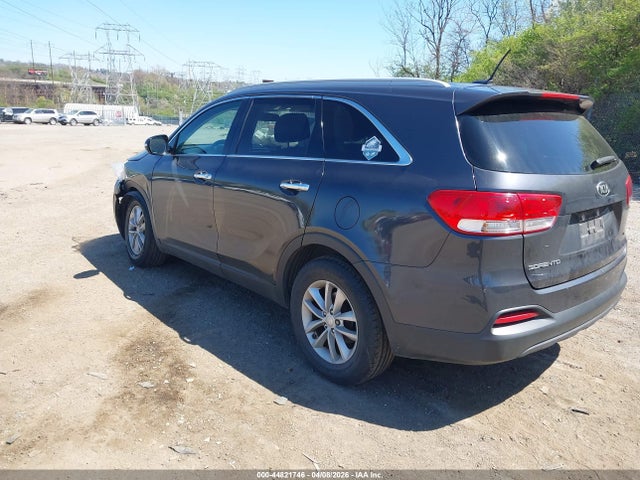 44821746 :رقم المزاد ، 5XYPG4A39HG258940 vin ، 2017 Kia Sorento 2.4l Lx مزاد بيع