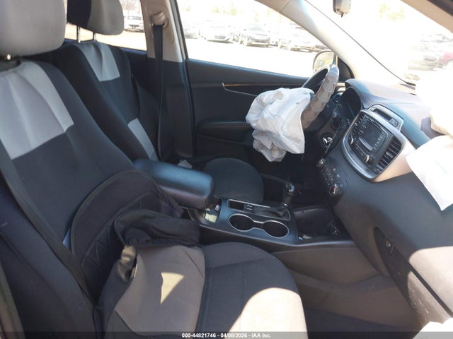 44821746 :رقم المزاد ، 5XYPG4A39HG258940 vin ، 2017 Kia Sorento 2.4l Lx مزاد بيع
