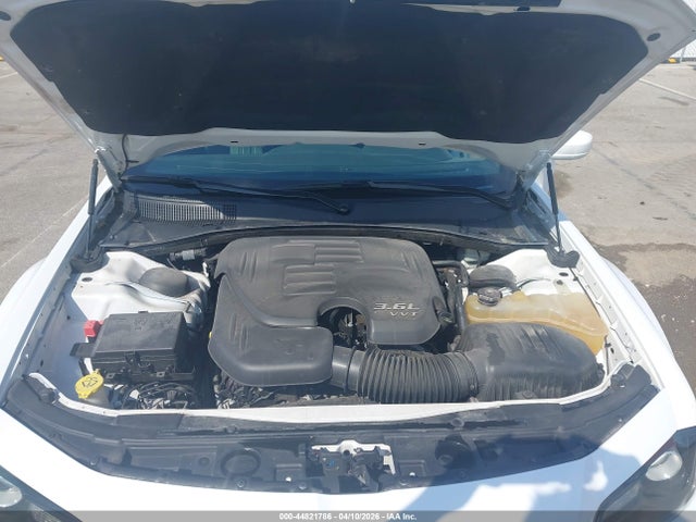2015 Chrysler 300 300s მანქანა იყიდება აუქციონზე, vin: 2C3CCABG2FH903781, აუქციონის ნომერი: 44821786