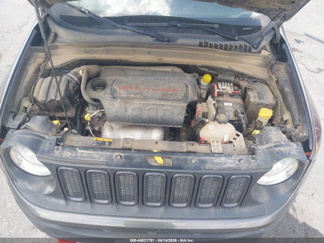 44821791 :رقم المزاد ، ZACCJBCT3GPE27169 vin ، 2016 Jeep Renegade Trailhawk مزاد بيع