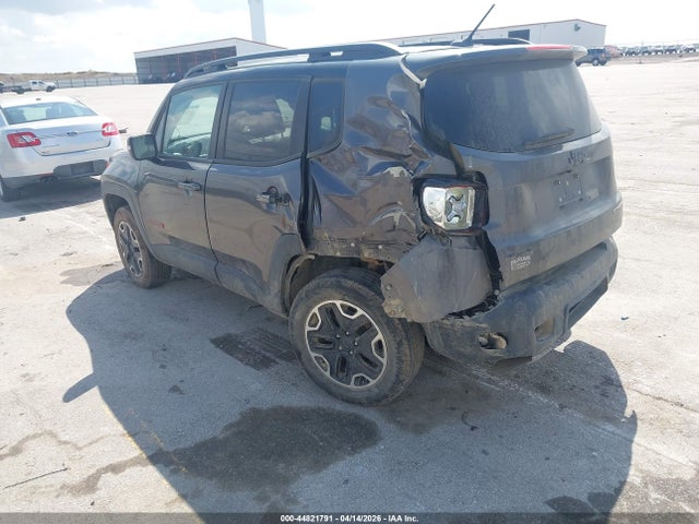 44821791 :رقم المزاد ، ZACCJBCT3GPE27169 vin ، 2016 Jeep Renegade Trailhawk مزاد بيع