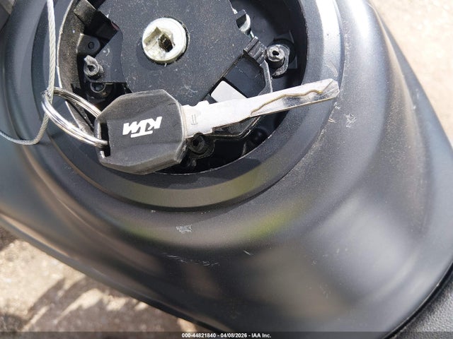 KTM 690 Smc R 2026 MD2J2J404TN206146 Image 11