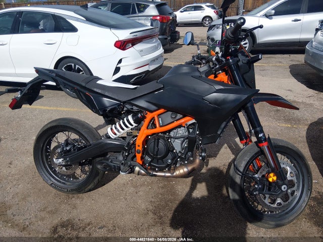 KTM 690 Smc R 2026 MD2J2J404TN206146 Image 12