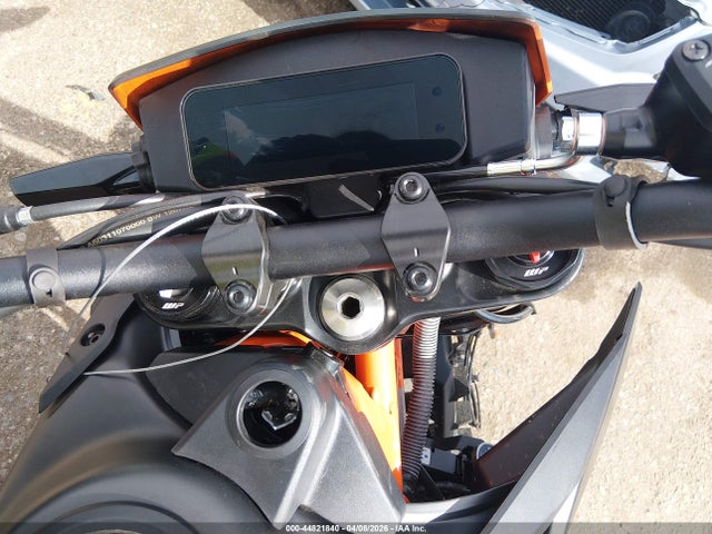 KTM 690 Smc R 2026 MD2J2J404TN206146 Image 7