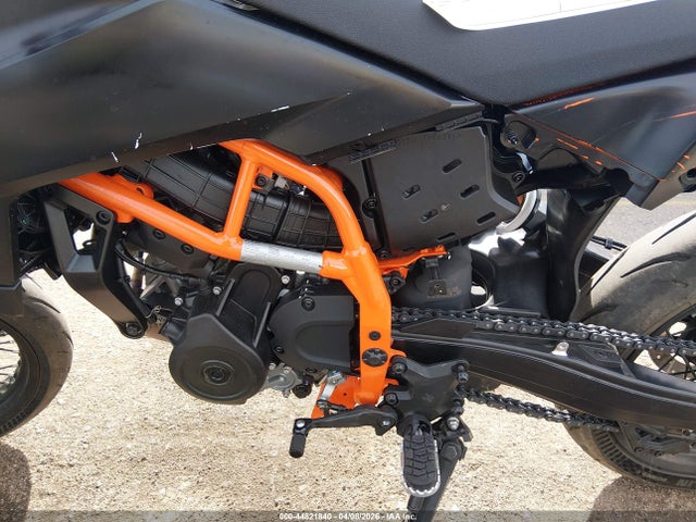 KTM 690 Smc R 2026 MD2J2J404TN206146 Image 9