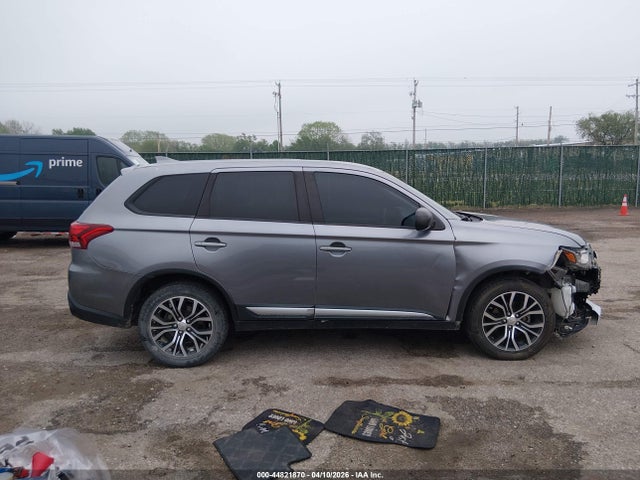 JA4AZ3A37JZ058134 Mitsubishi Outlander Es