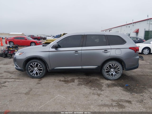 JA4AZ3A37JZ058134 Mitsubishi Outlander Es