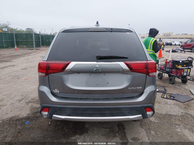 JA4AZ3A37JZ058134 Mitsubishi Outlander Es