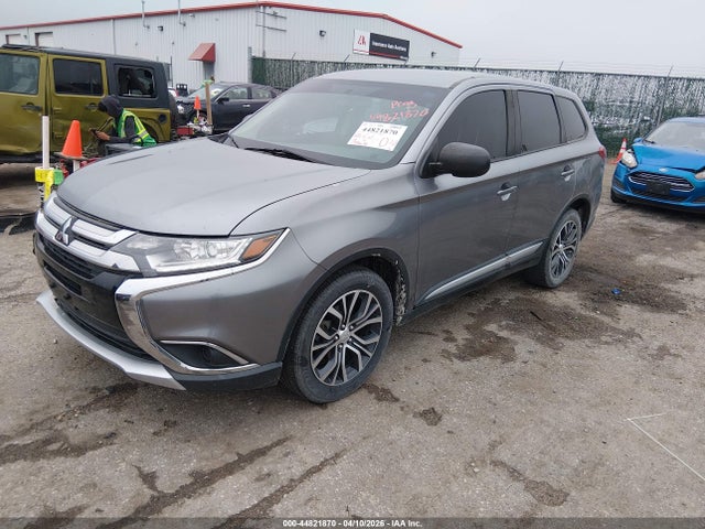 JA4AZ3A37JZ058134 Mitsubishi Outlander Es