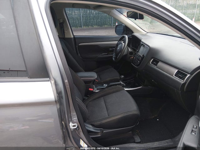 JA4AZ3A37JZ058134 Mitsubishi Outlander Es