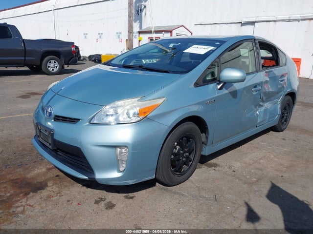 Toyota Prius Two 2015 JTDKN3DU2F2003357 Image 2