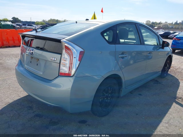 Toyota Prius Two 2015 JTDKN3DU2F2003357 Image 4