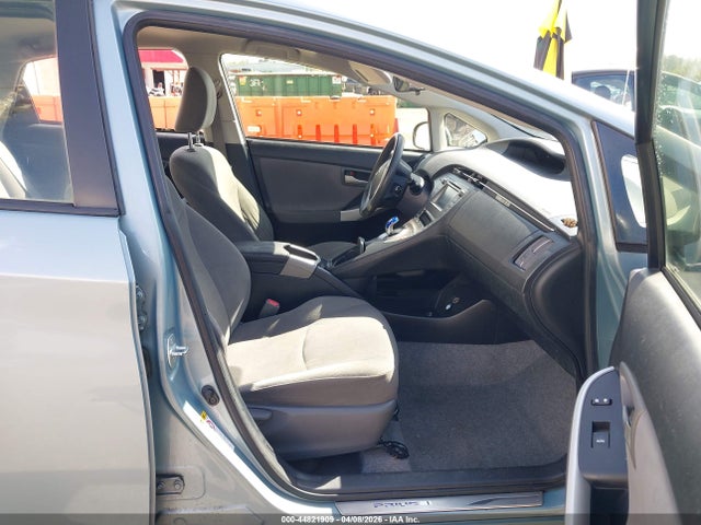 Toyota Prius Two 2015 JTDKN3DU2F2003357 Image 5